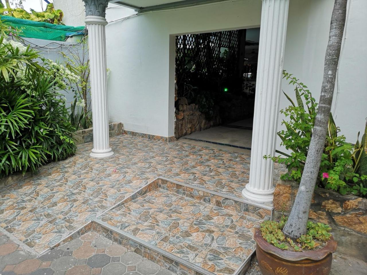 Villa Germania Pattaya Exteriör bild