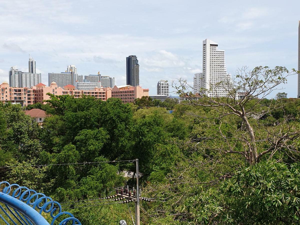 Villa Germania Pattaya Exteriör bild