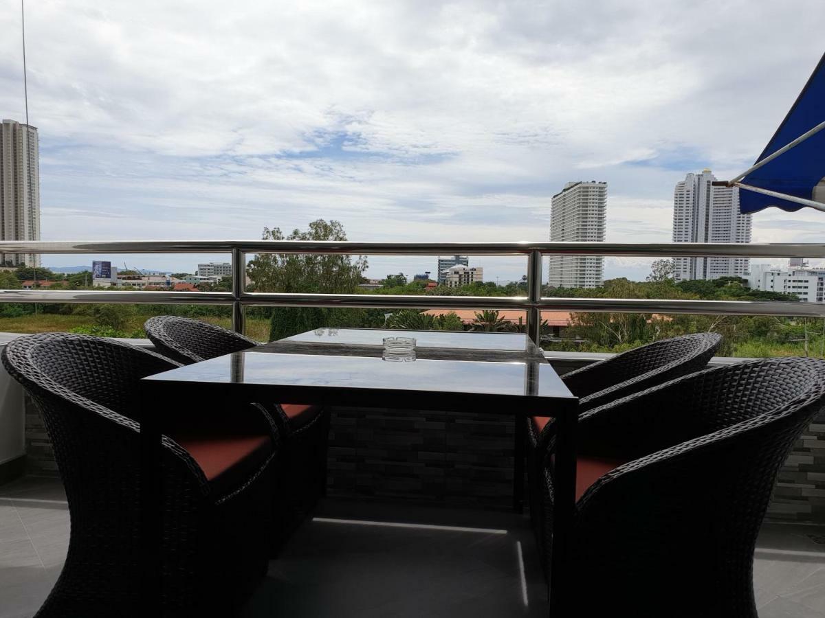Villa Germania Pattaya Exteriör bild